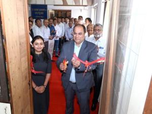 नुतनीकरण केलेल्या शेठ रामभाई सामाणी हॉलचे आणि सिडबी बॅंक प्रोमोसेंटरचे उद्घाटन संपन्न.jpeg