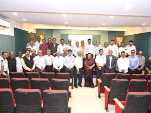 नुतनीकरण केलेल्या शेठ रामभाई सामाणी हॉलचे आणि सिडबी बॅंक प्रोमोसेंटरचे उद्घाटन संपन्न3.jpeg