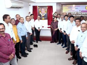 नुतनीकरण केलेल्या शेठ रामभाई सामाणी हॉलचे आणि सिडबी बॅंक प्रोमोसेंटरचे उद्घाटन संपन्न4.jpeg