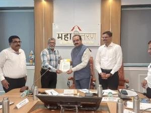 महावितरणच्या संचालकांसमवेत औद्योगिक वीज प्रश्नांवर सविस्तर चर्चा